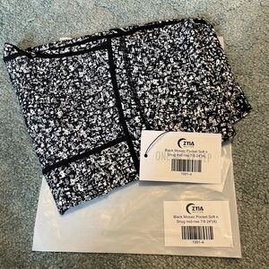NWT ZYIA Black Mosaic pocket Soft n Snug mid-rise Leggings 24”